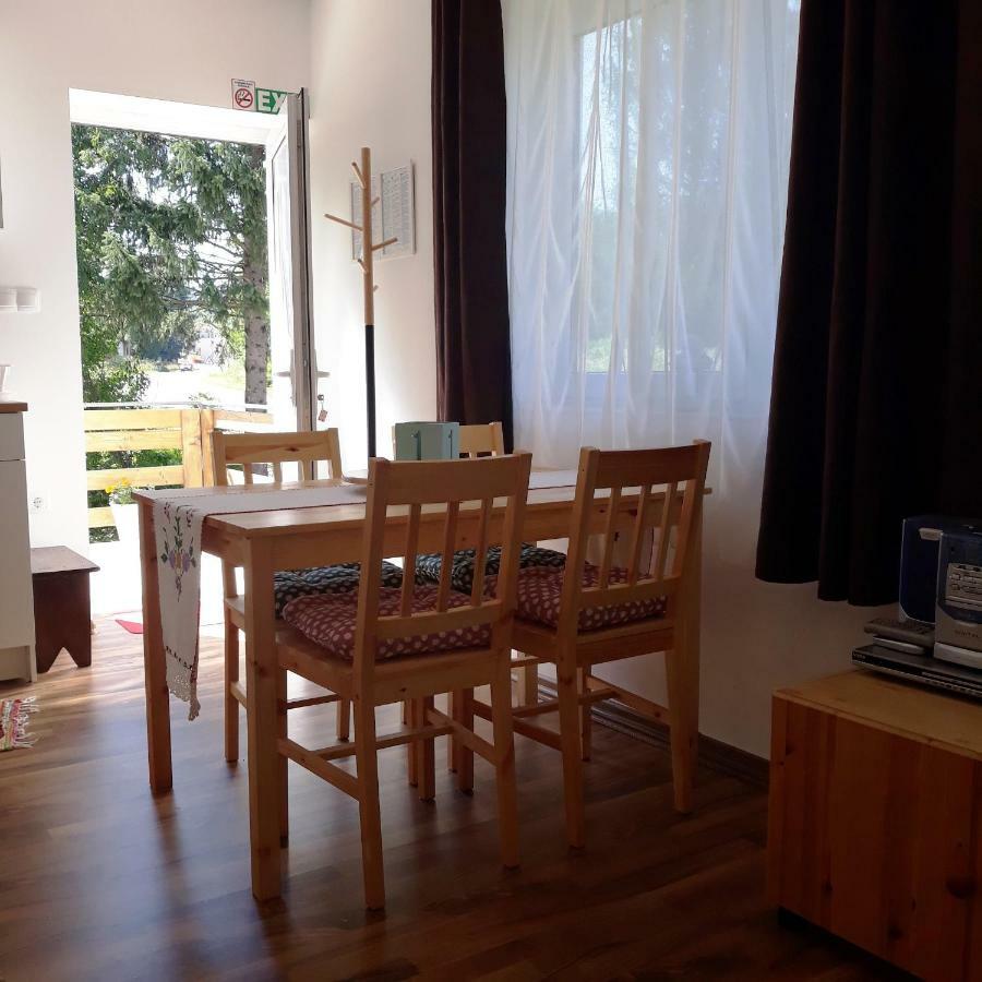 Plitvice Valley Apartments Licko Petrovo Selo Extérieur photo